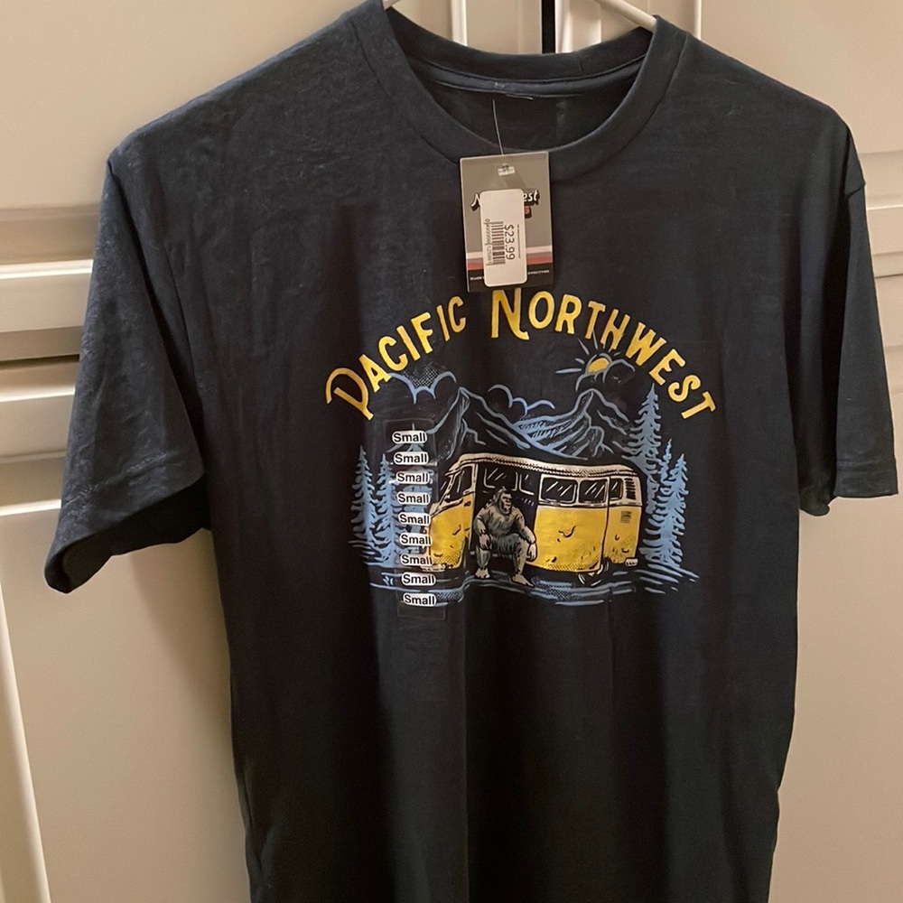 New with tags Northwest Big Foot T-Shirt size S.